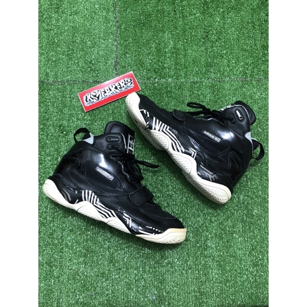 Adidas FYW reign Trainers boots size 42,2/3