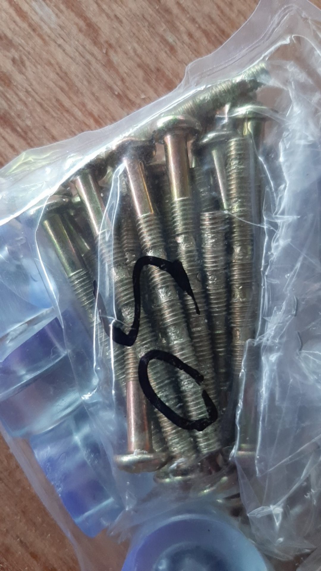 Baut Patah Skrup Tarikan / Handle Laci Lemari