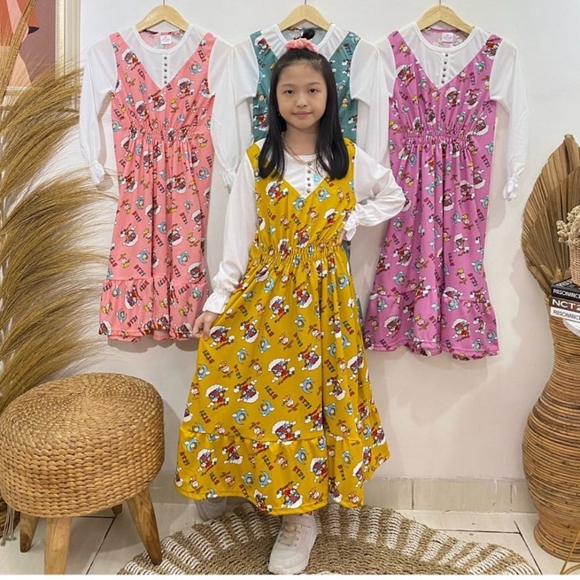 Gamis anak perempuan model overall kancing motif BT21 bahan voxy premium merk latin (8-10 tahun)