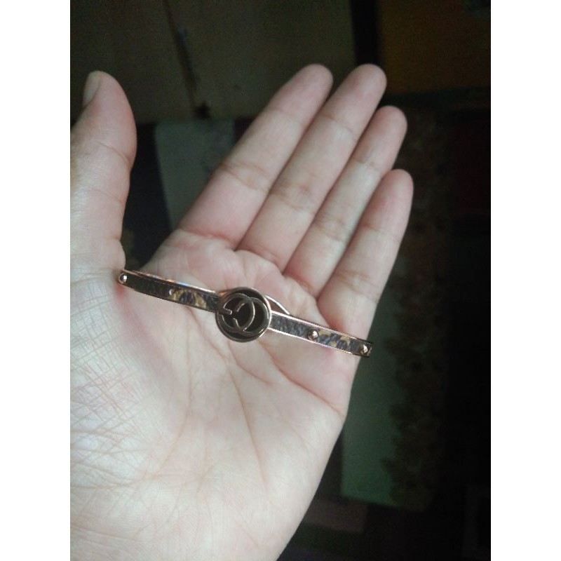 gelang gucci