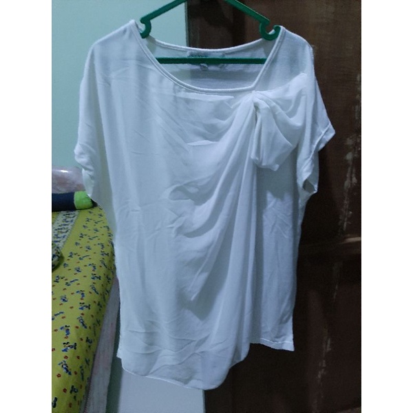 PRELOVED baju atasan putih model batwing pendek