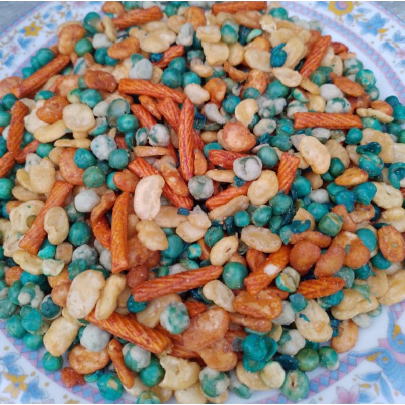 

Kacang mix 250gr enak gurih pedas rame Rasanya