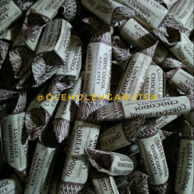 

1 Kg Dodol Coklat dan atau Dodol Pisang Cokelat Oleh Oleh Garut Bandung Sunda