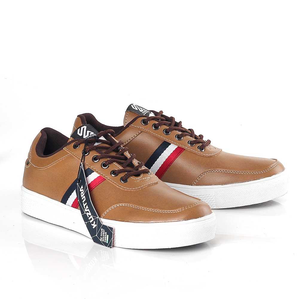 Sepatu Sneakers Pria Kuzatura