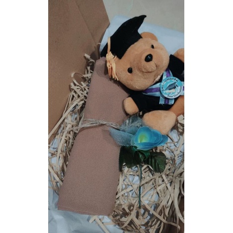 Jual Hampers Gift Box Kado Wisuda Kado Ultah Kerudung Boneka Wisuda