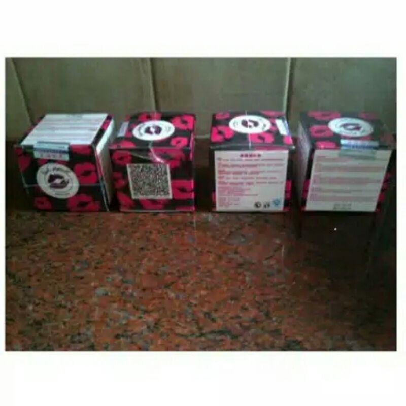 nenhong moonse pemerah bibir