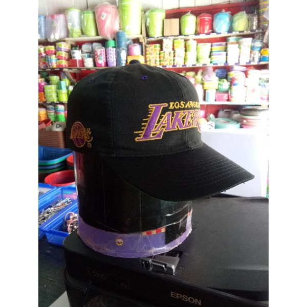 topi vintage second lakers