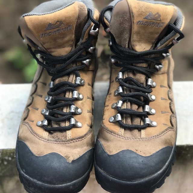 Sepatu Hiking Montrail for women