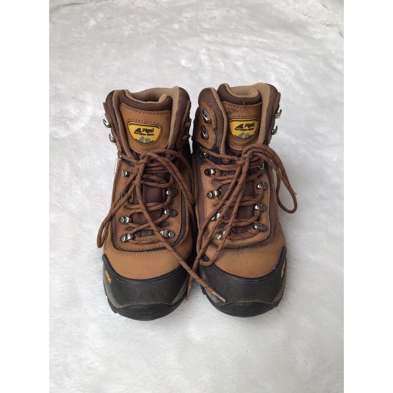 Sepatu gunung arei second size 40