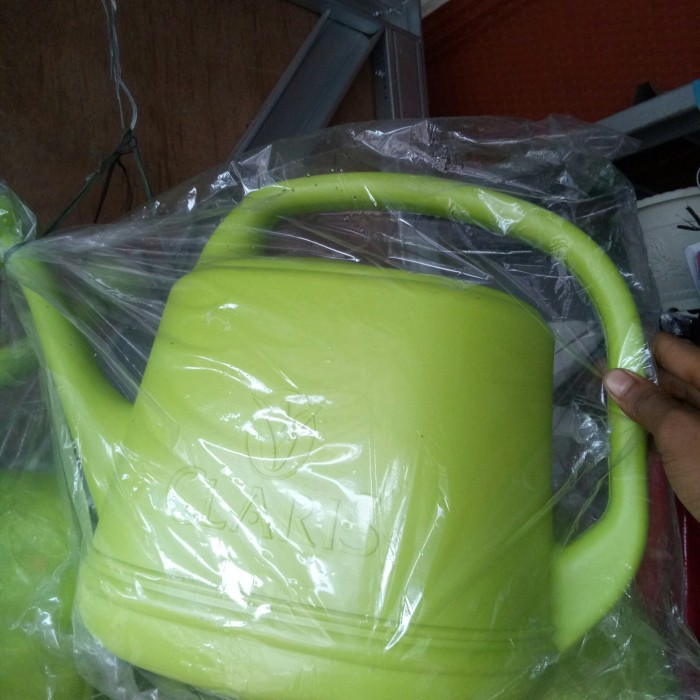 ceret penyiram tanaman claris