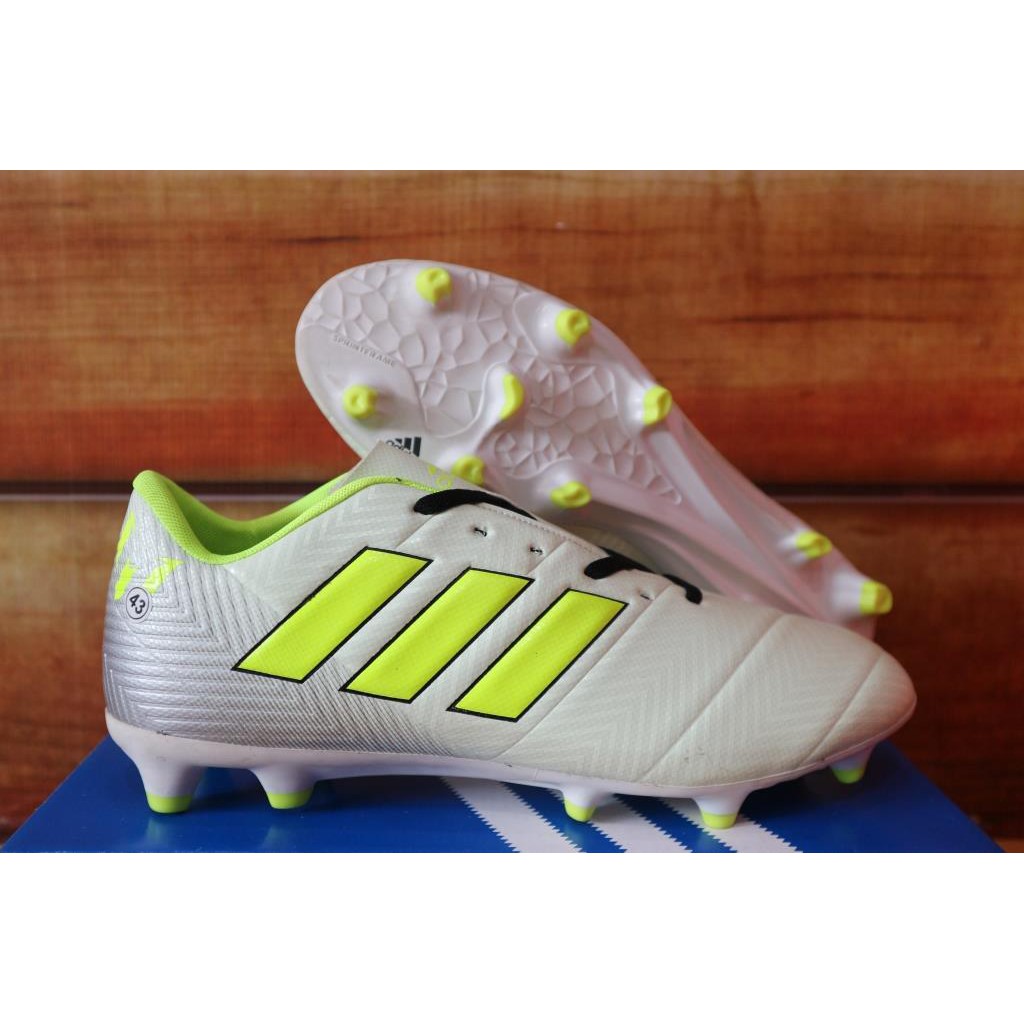 Sepatu Bola Adidas Nemesiz Messi 2018 / Sepatu Bola Murah