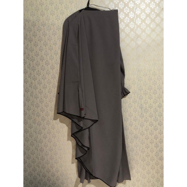 Preloved Pakaian Hijab Syari Wanita