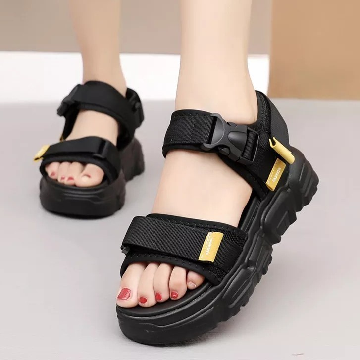Sandal Sendal Gunung Wanita Korea Hitam Keren