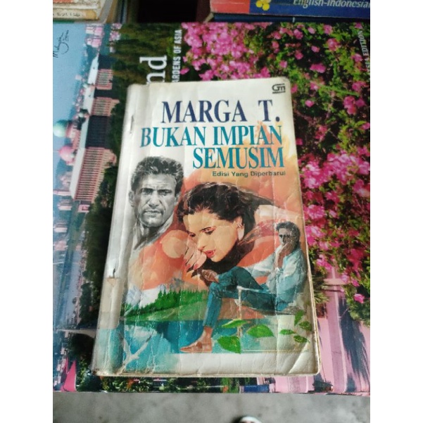 Novel Bukan Impian Semusim oleh Marga T