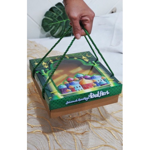 PARCEL LEBARAN KUE LAPIS LEGIT PLUM DAN KEJU HAMPERS RAMADHAN KUE LAPIS LEGIT