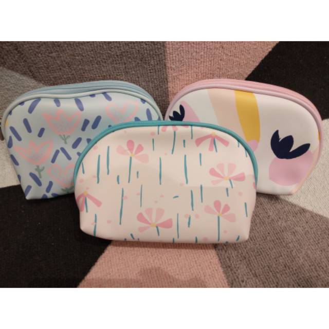 Pouch kosmetik flower miniso