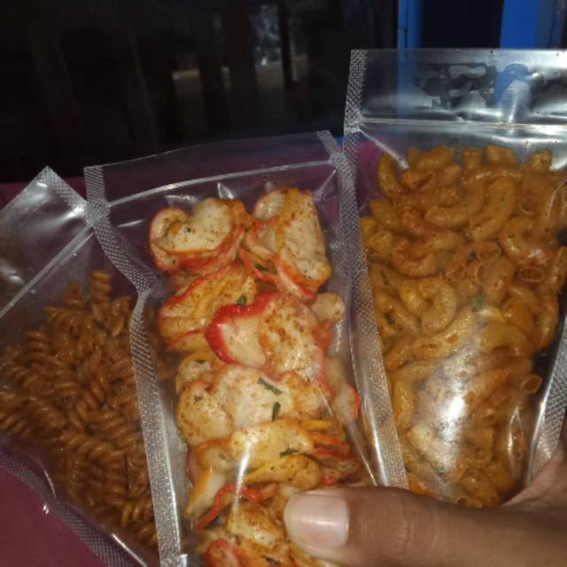 

Seblak kering sepiral makaroni