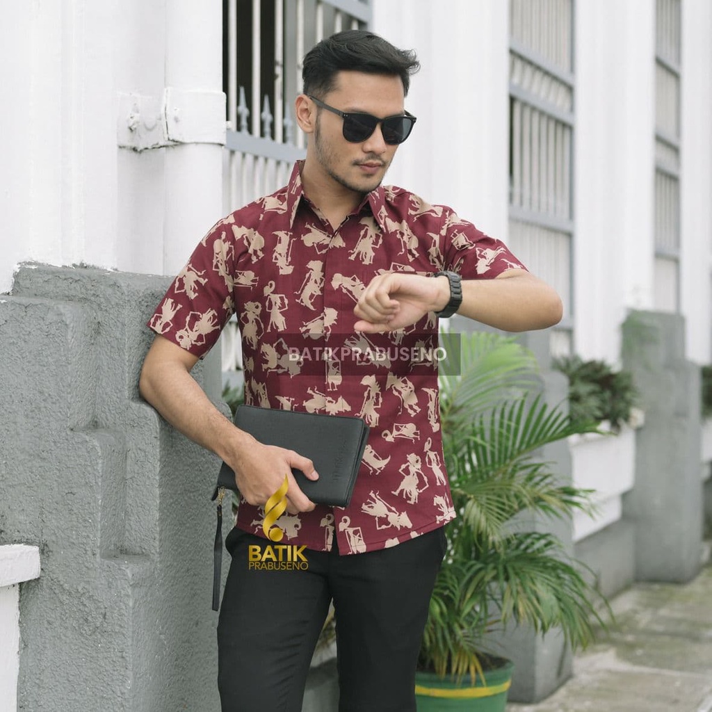 PRABUSENO // Batik Prabuseno - WADYABALA Kemeja Batik Pria Slim Fit Lengan Pendek