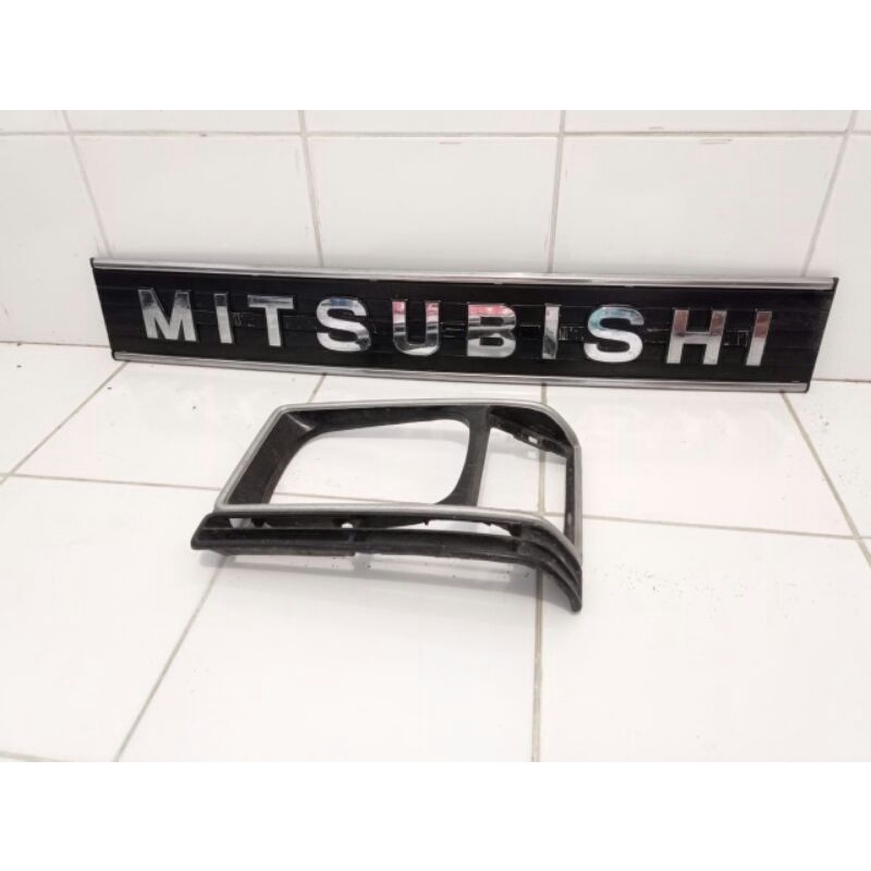 logo emblem depan grill mitsubishi l300
