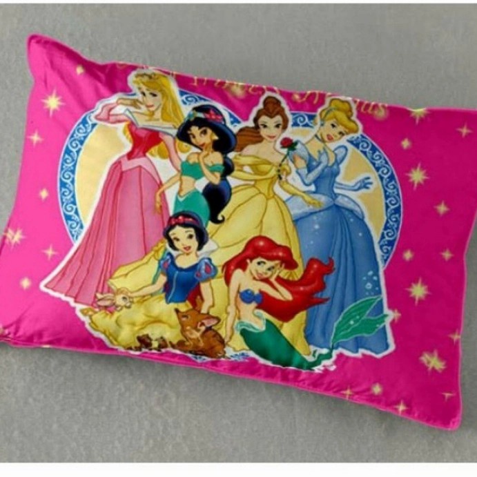 Balmut / Bantal Selimut Ilona 150*200 Motif Princess & Friends Barang Bagus