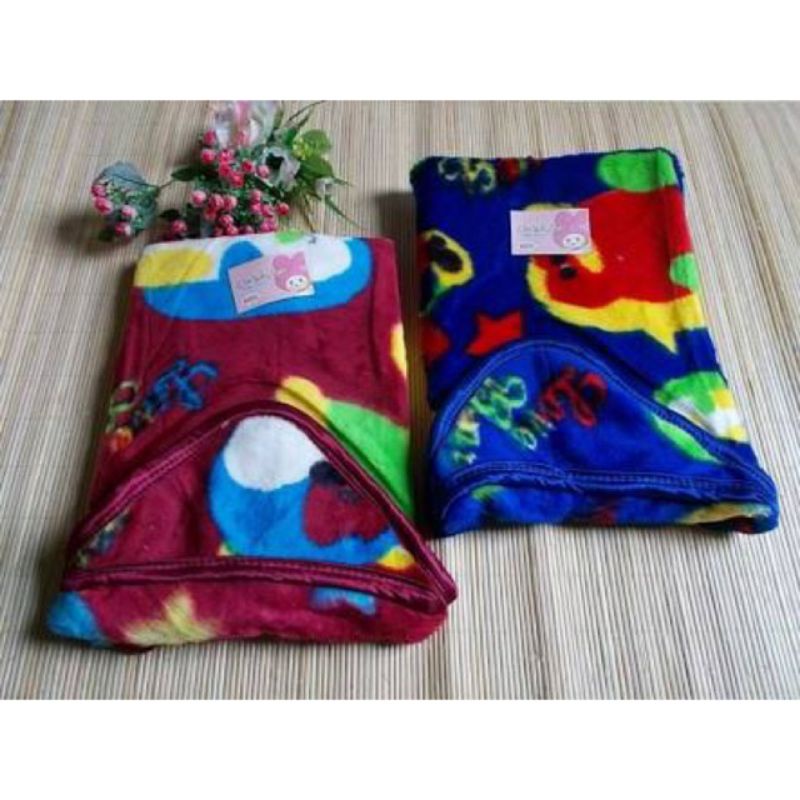 SELIMUT BAYI BULU TEBAL LEMBUT BULU BOLAK BALIK