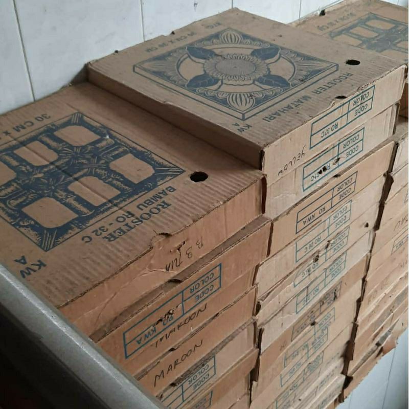 roster lubang udara angin-angin keramik 30x30