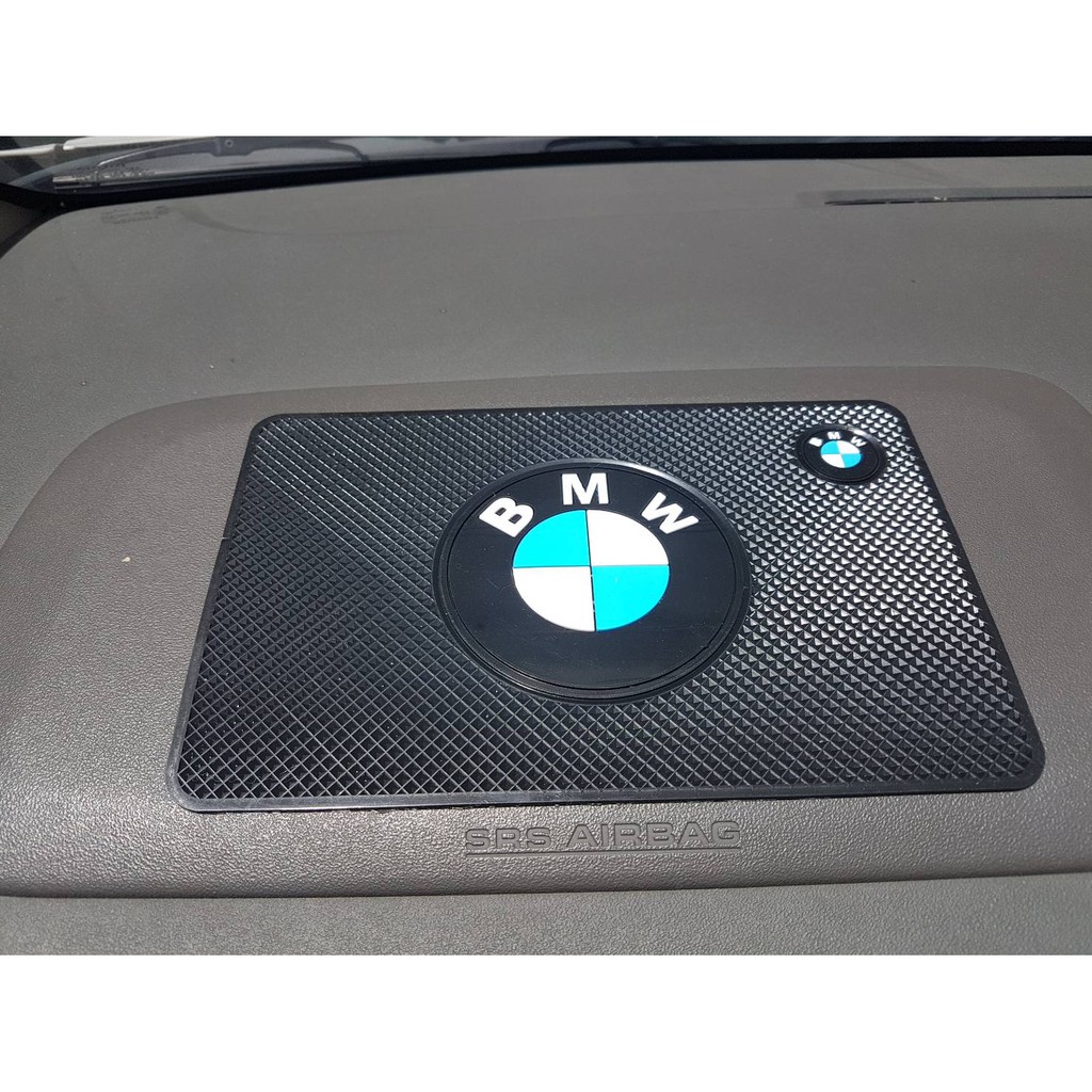 Dashmat anti slip sticky pad mobil BMW X1 X3 X5 X6 320 320i 520 520i 328 528 520d 318i E90 116i M4