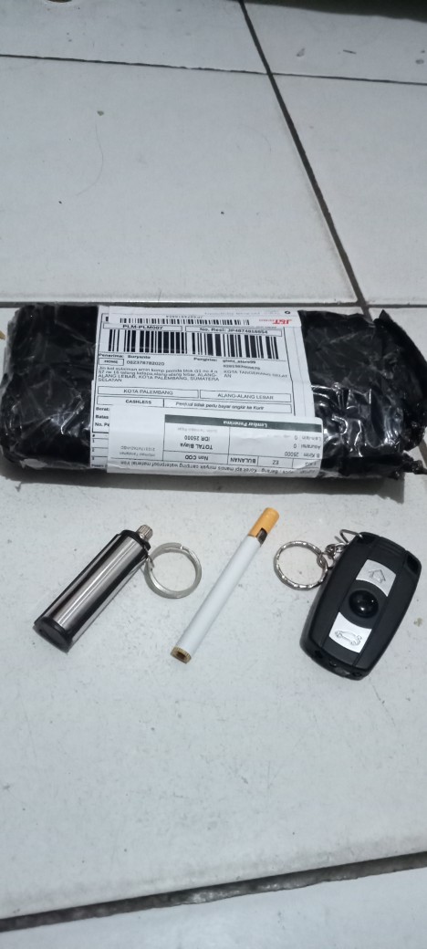 Korek Api Gas Lighter Desain Sesuai Gambar Dapat Diisi Ulang 8.5x0.83cm