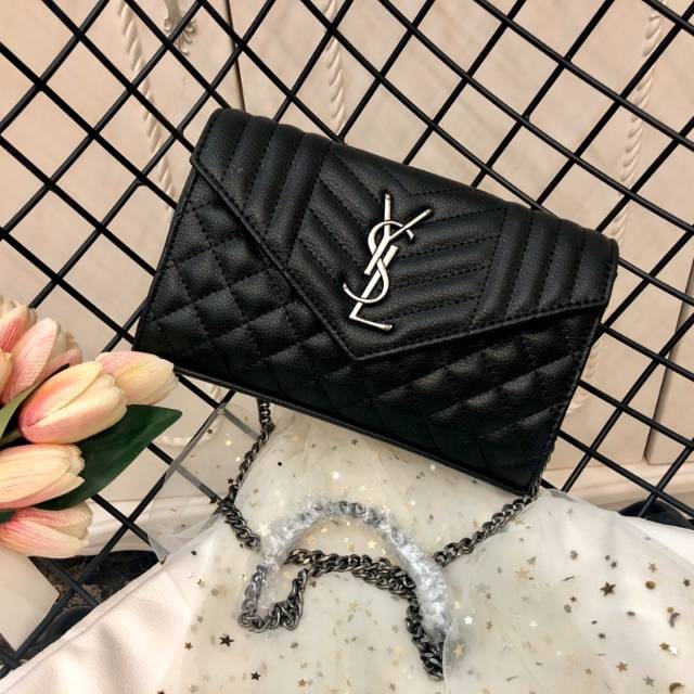 YSL LOULOU ENVELOPE Bag 86030 / Tas Wanita / Mirrror Quality