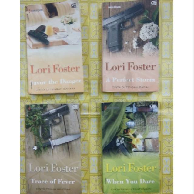 Novel Romance Action karangan Lori Foster