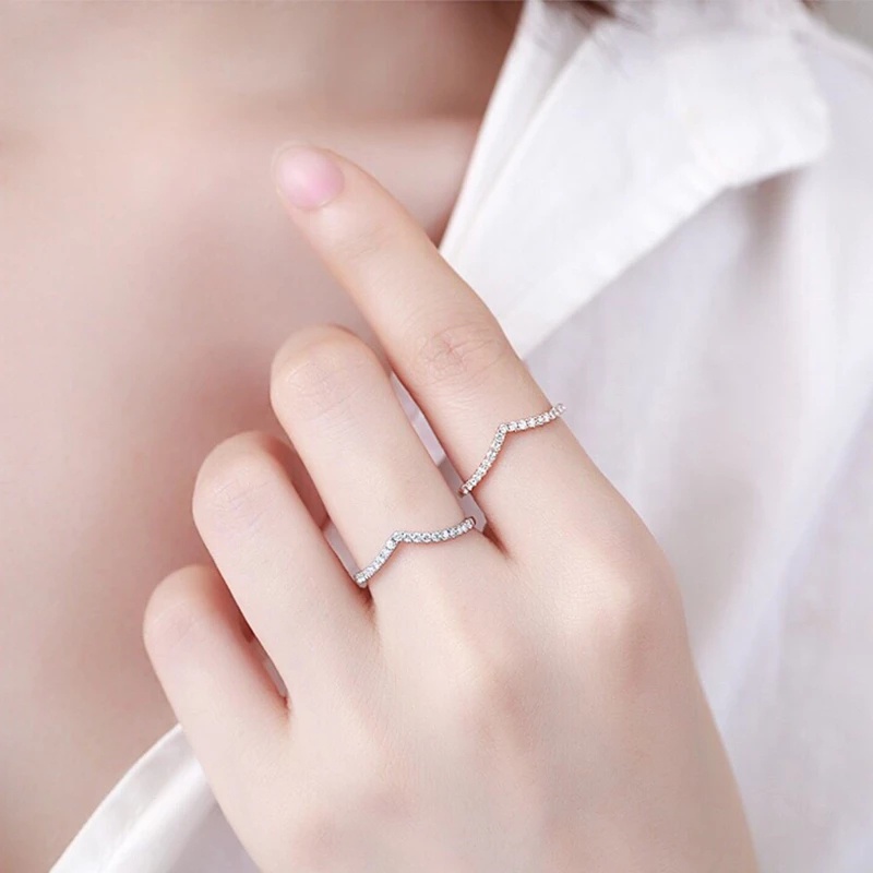 Cincin Model Terbuka Bentuk V Hias Zircon Gaya Korea / Romantis / Elegan Adjustable Untuk Wanita