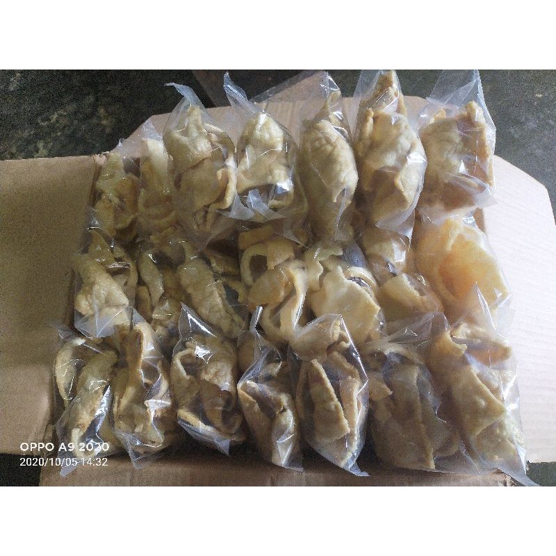 

kerupuk jengkol dan lokan