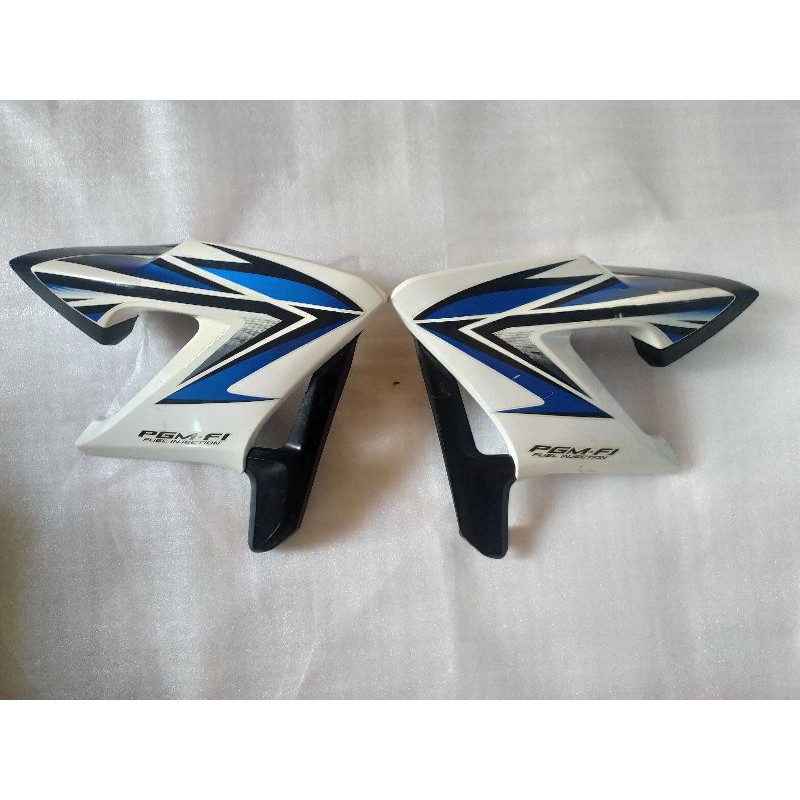 SAYAP TANKI TEPONG BODY SAMPING KANAN KIRI CB150R OLD ORIGINAL WARNA PUTIH