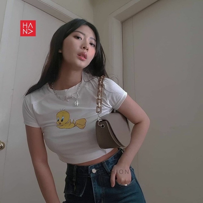 kaos crop top tweety