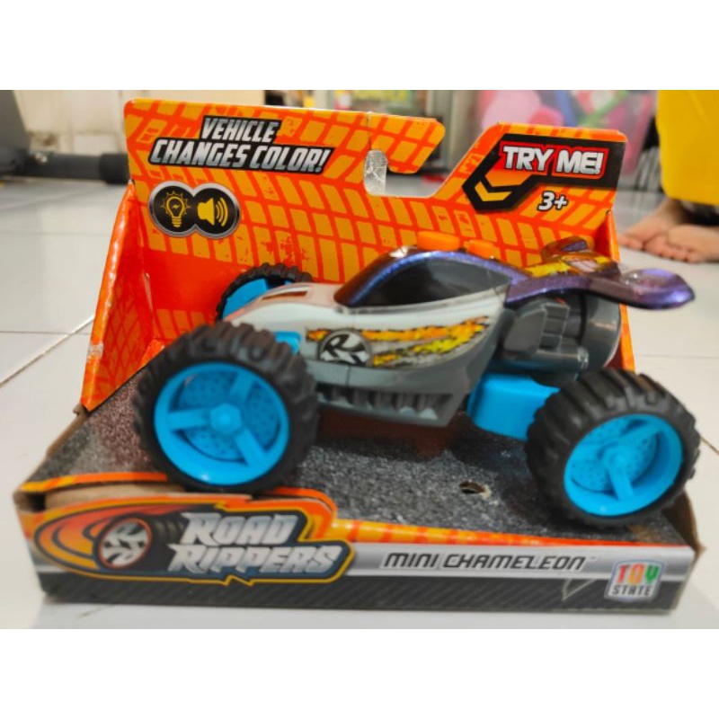 Road Rippers Car Toys Mainan MobilMini Chameleon Mainan Kids Station
Toy State Musik Lampu Nyala