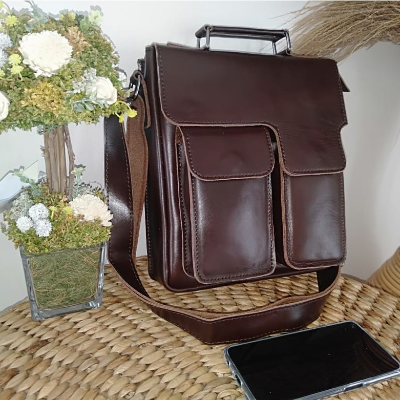 Tas Asli Kulit Pria Selempang Warna hitam Bahan Kulit Sapi Premium Asli Garut