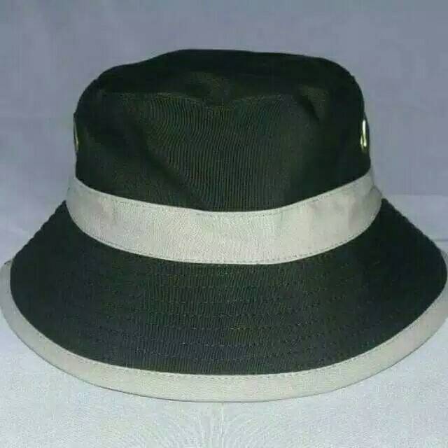 Bucket hat hijau rimba list krem