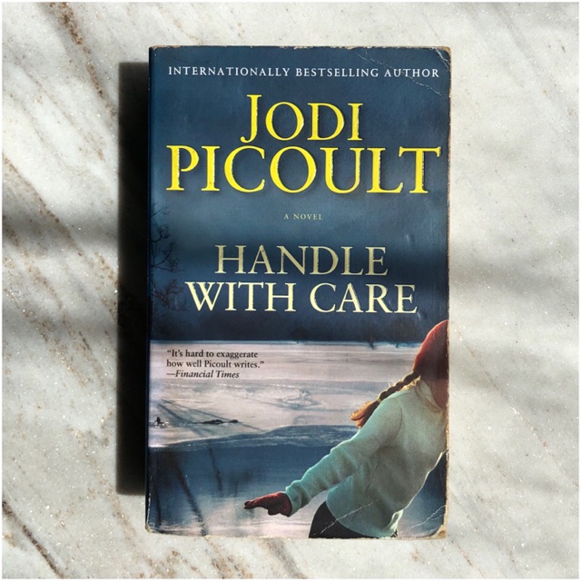 Jual Handle with Care - Jodi Picoult | Shopee Indonesia