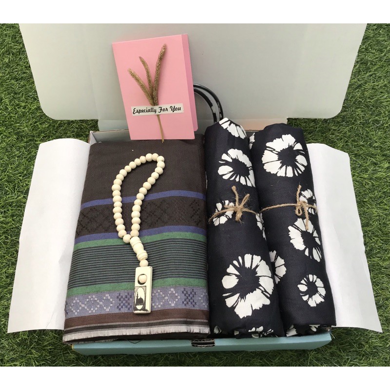 Kado Pernikahan/Kado Anniversary/Alat sholat/Paket alat sholat/seperangkat alat sholat/Hampers/kado ulang tahun/kado pernikahan/wedding gift/hampers pernikahan/hampers guru/hadiah hari guru/kado hari guru/bingkisan guru/kado idul fitri/kado jogja/gift