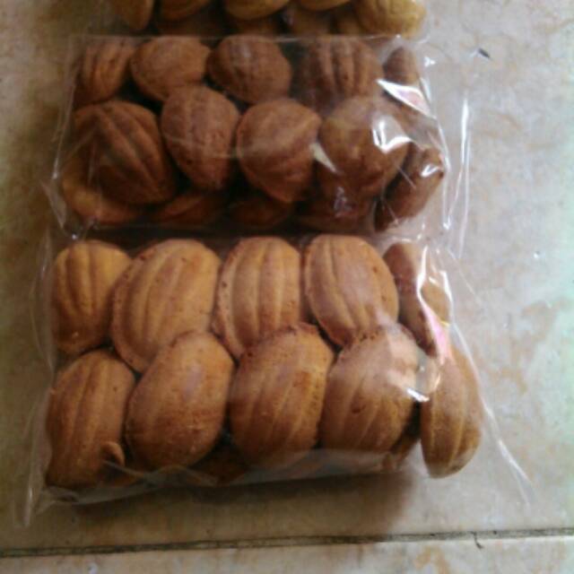 

Kue Bolu Kering Arum