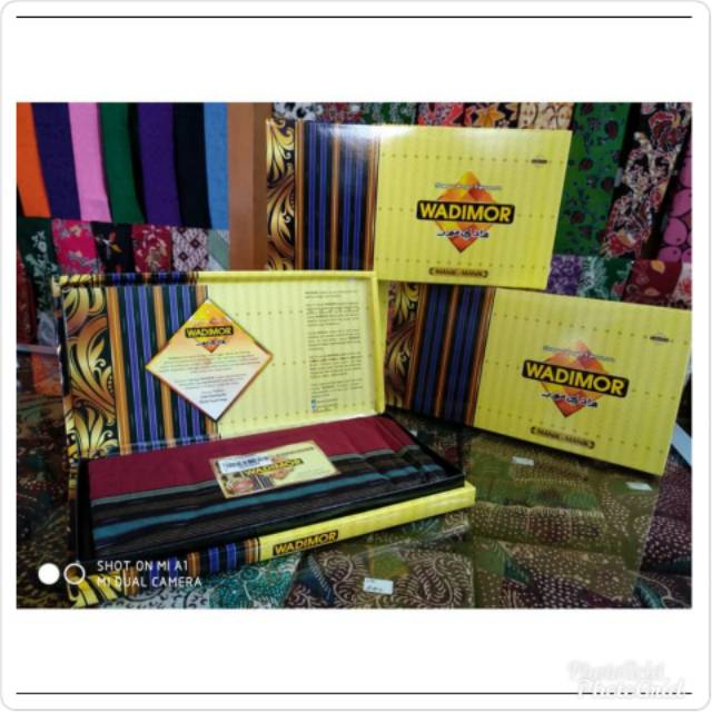 Sarung Wadimor Manik Manik