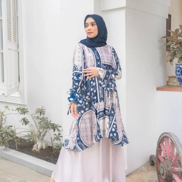 Lalita Tunic Wearing Klamby