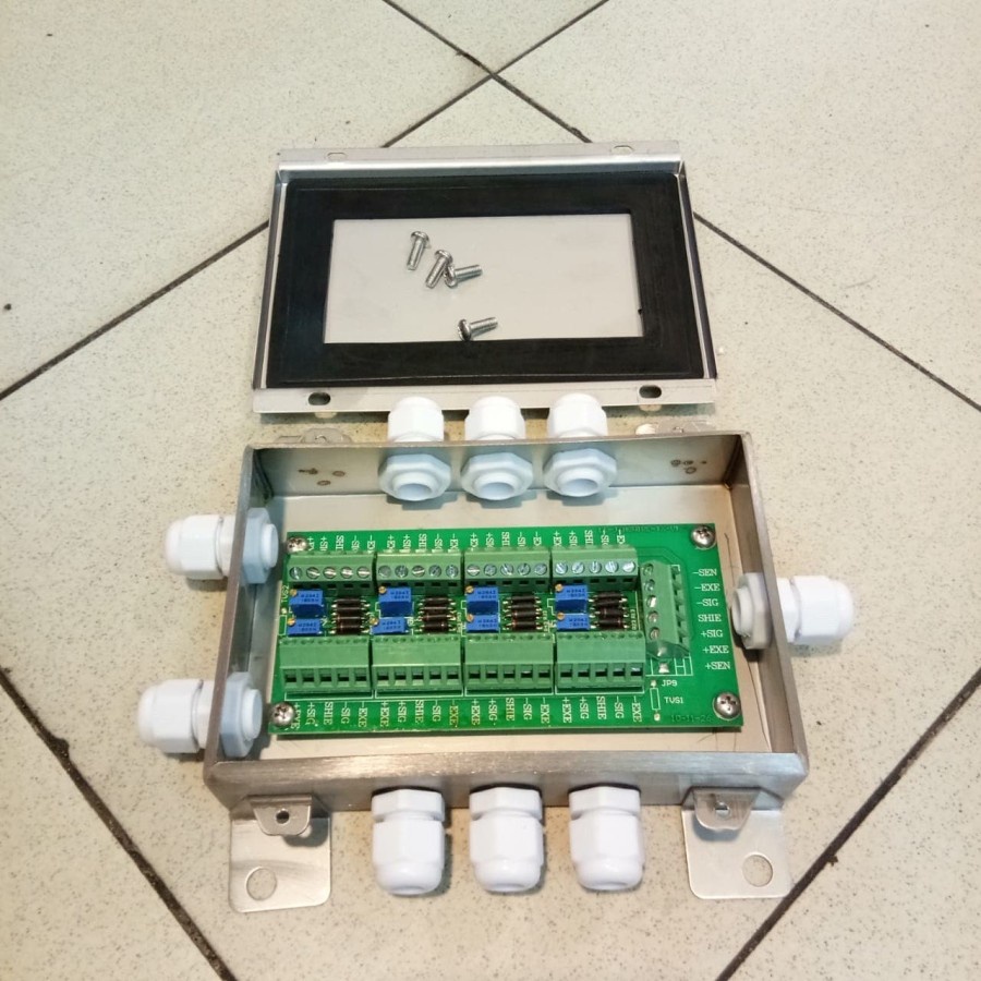 Junction Box 8 Hole / 8 Lubang