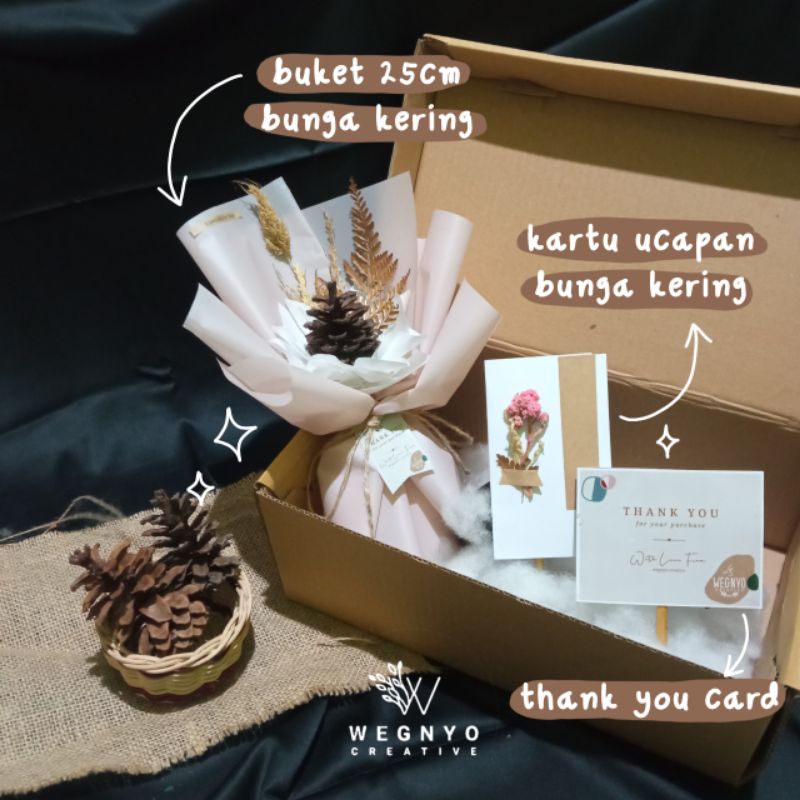 

gift box buket bunga kering dalam kotak
