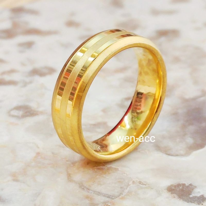 Cincin Simple Garis Polos Titanium Pria dan Wanita Baru