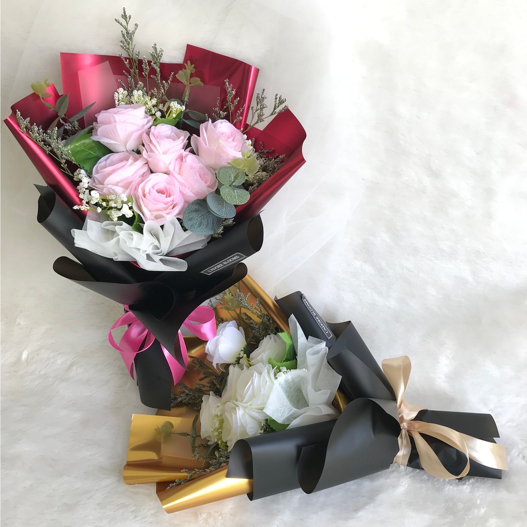 Bunga Wisuda Artificial Flower Bouquet Bunga Plastik Graduation Buket Mawar Ladoreblooms Shopee Indonesia