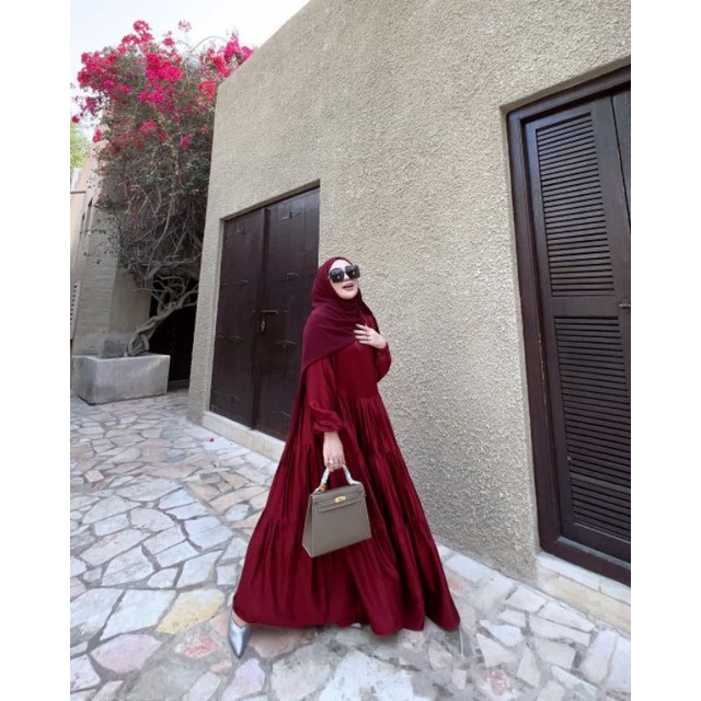 Gamis Dubai Polos by. Shella Saukia