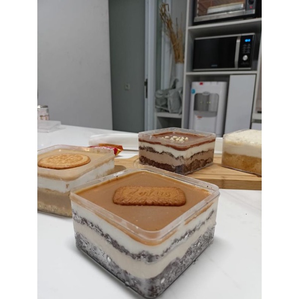 

Lotus Dessert Ice Box | desert | layeur