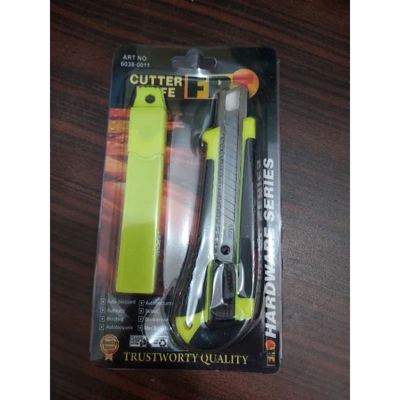 

pisau cutter lengkap dengan isi/refillnya