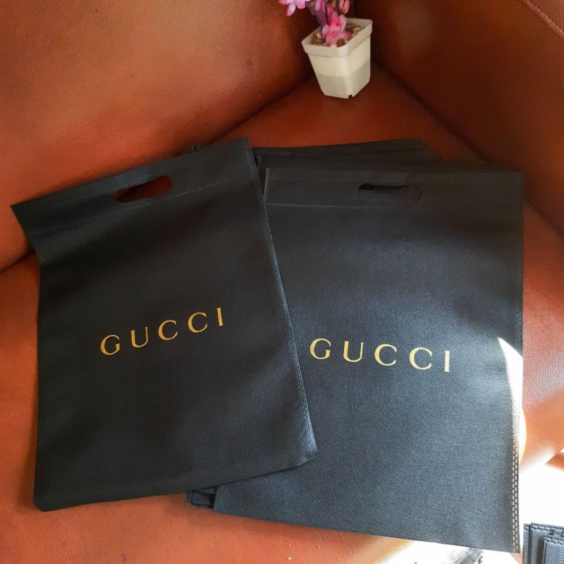Dustbag Gucci Hitam 30 x 40 cm Sarung Tas Gucci Penyimpanan Fashion Anti Debu